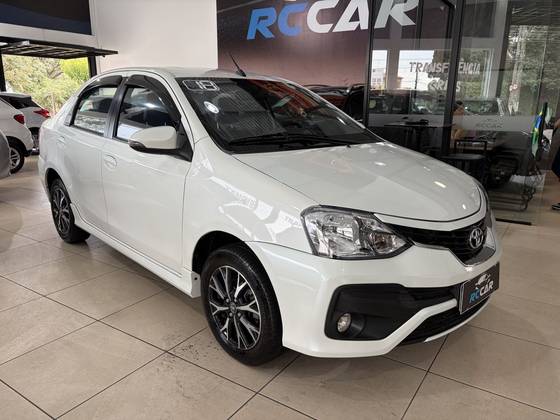 TOYOTA ETIOS 1.5 PLATINUM SEDAN 16V FLEX 4P AUTOMÁTICO
